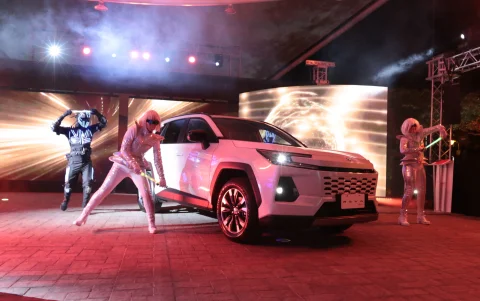 Toyocosta presentó la sexta generación del carro RAV4.