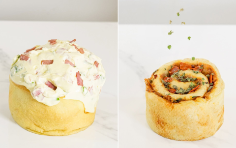 También ofrecen rollos salados como el de tocino con queso crema y el de pizza.