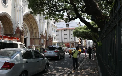 Natalie Wong plantea integrar puntos icónicos del centro de Guayaquil como la Catedral de Guayaquil y el parque Seminario.