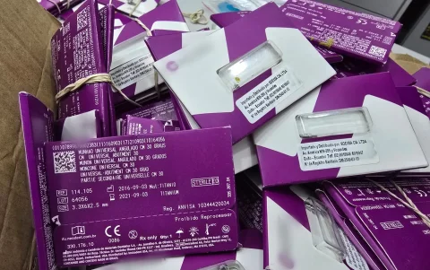 ACESS evidenció fallas en normativa, insumos vencidos y mala gestión sanitaria en clínica dental investigada en Quito.