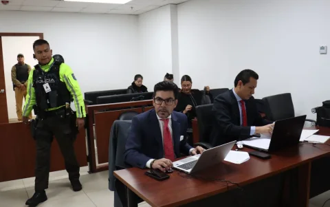 Escoltas interceptaron a un hombre armado cerca del fiscal; Policía investiga el hecho en la capital.