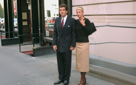 La paleta de tonos neutros resaltaba en sus prendas esenciales.