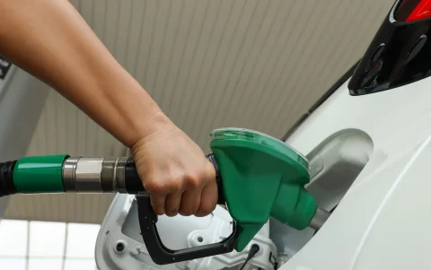 ARCH fijó precios de gasolina y diésel en Ecuador desde el 12 de abril hasta mayo de 2026.