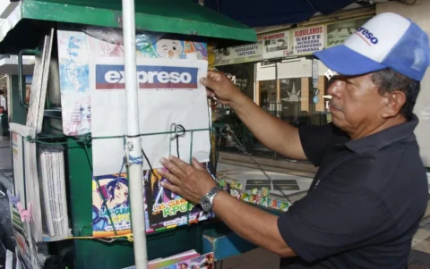 La portada en blanco abrió debate nacional sobre prensa libre en Ecuador y rol democrático de los medios.