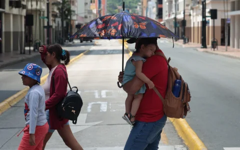 Guayaquil soporta calor extremo con sensación térmica de hasta 40°C.