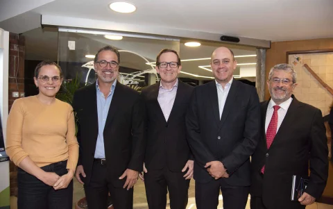 María Brown, Gustavo Manrique, Edwin Ronquillo, Julio José Pardo y José Ruales.