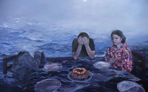 En Derivas, el mar se configura como un eje que articula lo íntimo, lo político y lo simbólico.