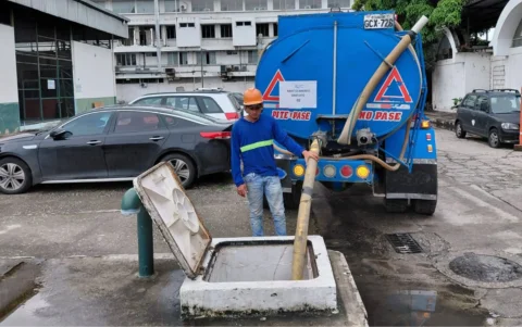 Trabajos de mantenimiento en la red de distribución de agua potable obligarán a suspender el servicio en varios barrios de Guayaquil.