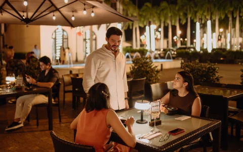 La idea fue elevar la experiencia hacia un nivel premium, demostrando que lo saludable también puede ser elegante y memorable.