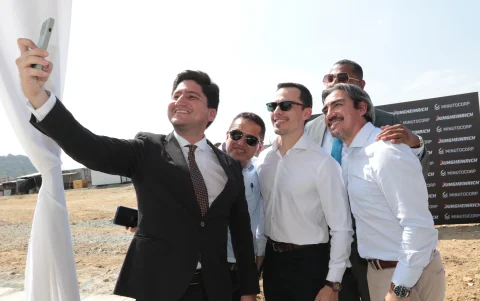 Armando Neira, Wimper Morán, John Landizabal, Leyter Cruz y Luis Fernando del Hierro.