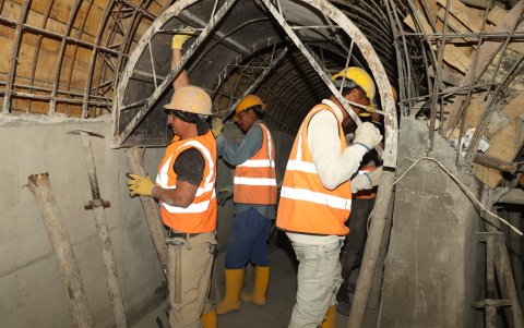 En El Inca se construye el colector de alivio Granados, con el 71%.