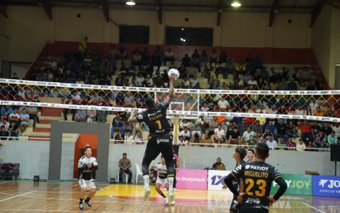 La Liga Nacional de Ecuavóley vive sus últimas semanas antes de los playoffs.