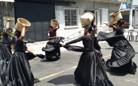 La iniciativa combina cultura, acompañamiento educativo y trabajo comunitario para reconstruir el tejido social en uno de los sectores más complejos de la ciudad.