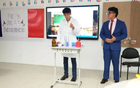 El dominio de lenguas extranjeras impulsa no solo la educación, sino también el emprendimiento y la inserción en mercados internacionales.