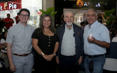 Diego Escandón, Gina Rodríguez, Carlos Güilman y Julio Gallo.