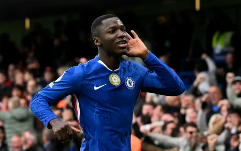 Moisés Caicedo es referente en el mediocampo del Chelsea.