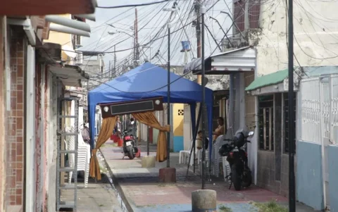 El velorio de alias “Frenillo” se realizó en el sector de La Floresta 1, en el sur de Guayaquil, bajo resguardo policial.