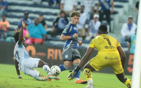 El Bombillo careció de fuerza en el ataque ante una ordenada defensa rival.