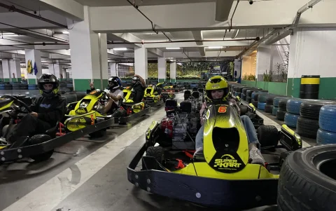 El karting en Quito se posiciona como una de las experiencias más emocionantes de la ciudad.