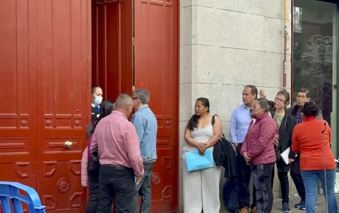 La espera, la ilusión y las dudas protagonizaron el primer día del proceso de regularización masiva de migrantes en España, el jueves 16 de abril.