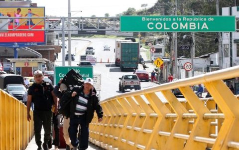 Ecuador anunció que reducirá al 75 % la tasa de seguridad para las importaciones colombianas.
