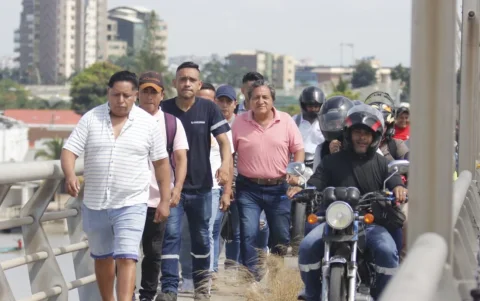 Ataque ocurrió a las 08:00 en sentido La Puntilla–Durán, según testigos.
