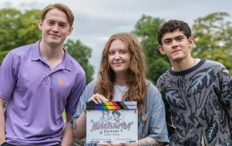 Alice Oseman, creadora original del concepto junto a Kit Connor y Joe Locke.