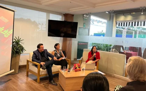 Guayaquil acoge el lanzamiento del poemario Simulacros de Tatiana Landín.