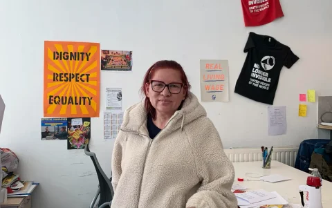 Tobeida Cruz forma parte de un pequeño sindicato fundado por limpiadores latinoamericanos que revoluciona la lucha laboral