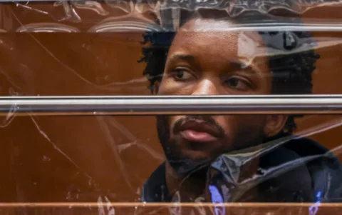 El 20 de abril, d4vd se enfrentó a una primera comparecencia ante el juzgado.