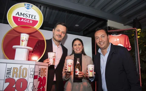 Laurent Delmoul, Pamela Ormaza y José Casillas.