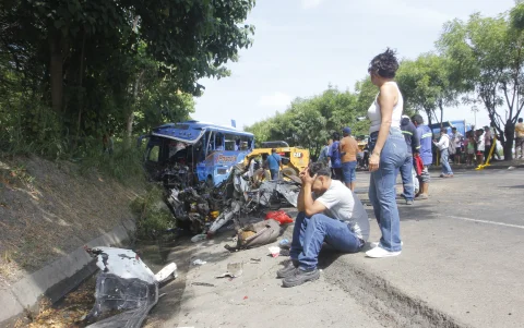 El accidente  de este jueves dejó decenas de afectados.