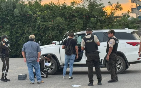 En el lugar quedaron evidencias balísticas tras la ráfaga de disparos.