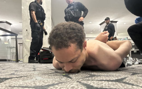 Trump difundió en Truth Social una imagen del presunto autor del tiroteo en la cena de corresponsales de la Casa Blanca.