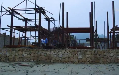El apoyo de su madre, aun en medio de la enfermedad, impulsó la construcción de la hostería.