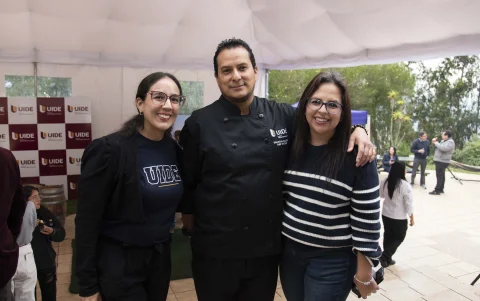 Cristina Salazar, Sebastián Galarza y Sofía Arroyo.