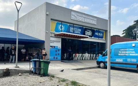 Centro Veterinario Municipal, ubicado en la Francisco de Orellana.