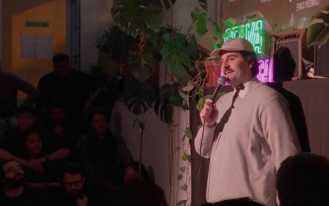 ConquistaDON’T: Un show de comedia del tercer mundo, es una propuesta que condensa las observaciones de sus primeros años en Europa.