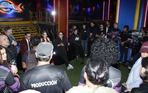 Reunión de producción previo al estreno.