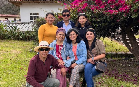 La marchista ecuatoriano con su familia completa.