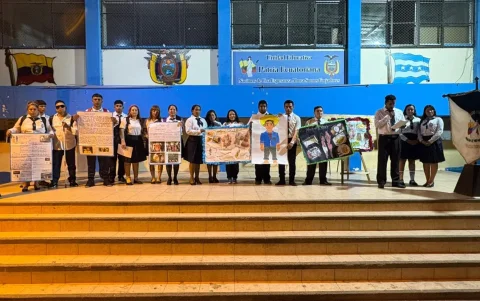 Más allá del aprendizaje académico, la jornada nocturna fortalece la autoestima, la motivación y la esperanza de quienes buscan un mejor futuro.