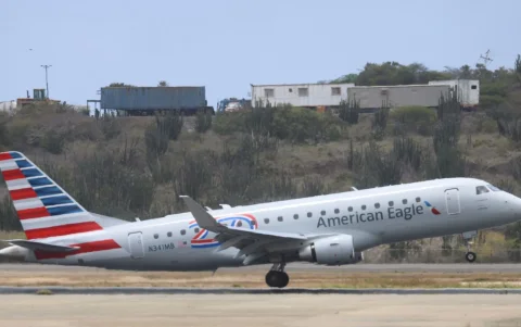 El primer vuelo desde Miami aterrizó en Maiquetía por un deshielo operativo bilateral-