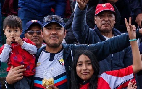 Pese al mal momento económico y deportivo los hinchas de El Nacional no lo abandonan