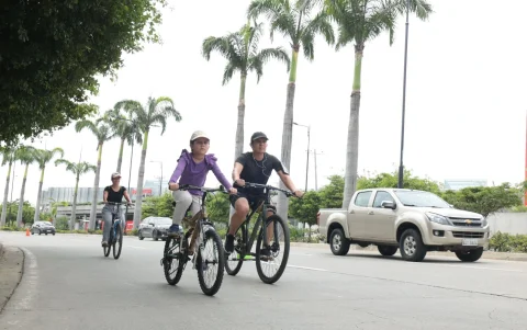 Avenida. La vía principal es preferida por deportistas. Los jóvenes piden más vegetación y otras actividades.