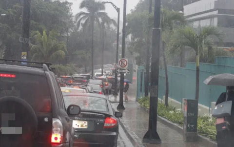 El Inamhi informó que hasta el 6 de mayo se mantendrán lluvias de variable intensidad y tormentas eléctricas en varias regiones del país.