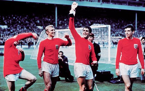 Jugadores de la selección de Inglaterra cuando ganaron su primer y único Mundial en 1966 tras vencer a Alemania.