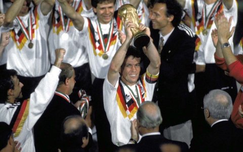 Lothar Matthäus fue la figura destellante de Alemania para ganar el Mundial 1990 ante Argentina.