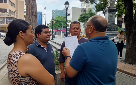 Familiares reclaman transparencia en los tratamientos para niños con atrofia muscular.