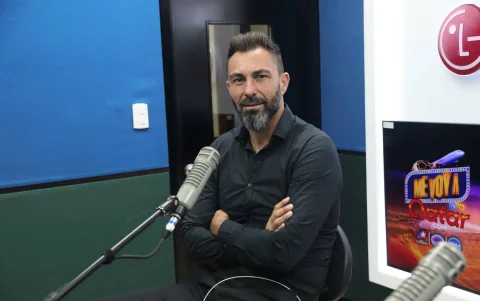 Esteban Dreer en el centro de la tormenta azul en el tema de Cristhian Noboa.