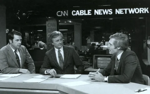 Turner en una de las primeras transmisiones de CNN
